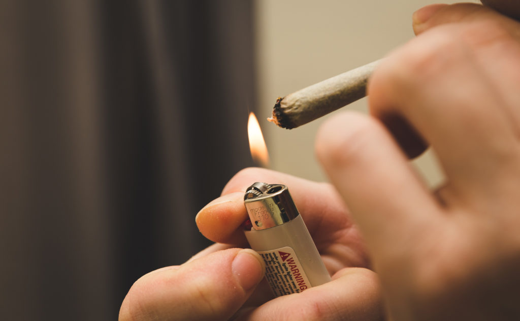 How To Smoke Weed For The First Time - WeedSeedShop Blog 